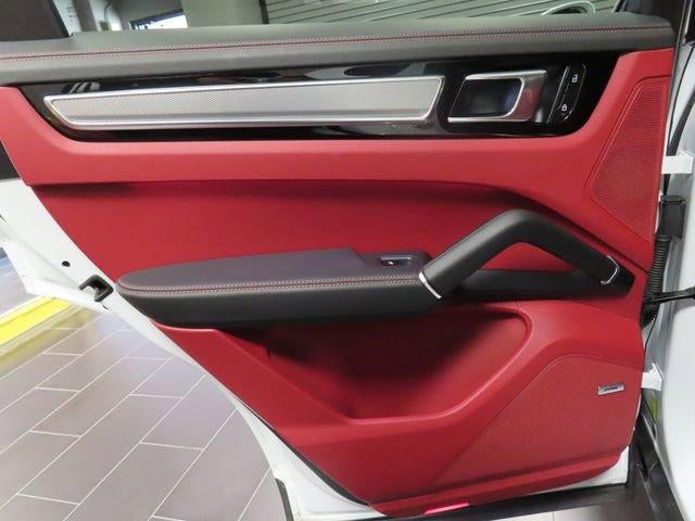 2023 Porsche Cayenne Base