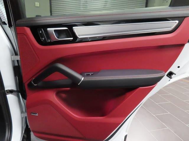 2023 Porsche Cayenne Base