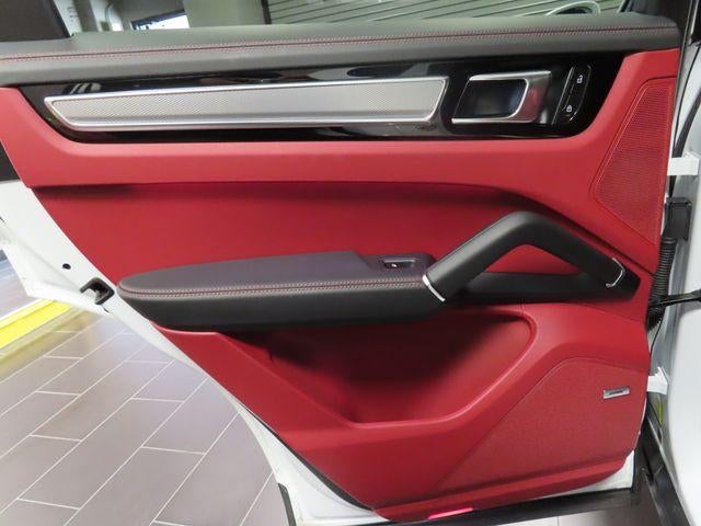 2023 Porsche Cayenne Base