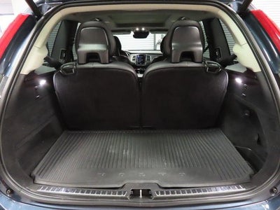 2020 Volvo XC90 Momentum