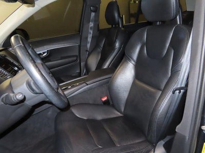 2020 Volvo XC90 Momentum
