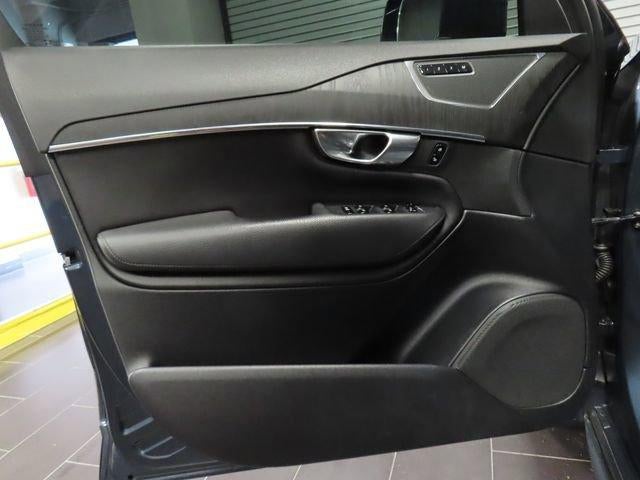 2020 Volvo XC90 Momentum