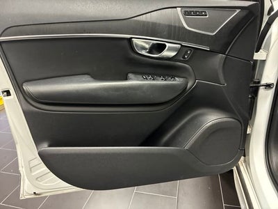 2020 Volvo XC90 Momentum