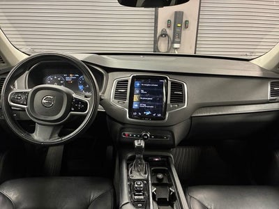 2020 Volvo XC90 Momentum