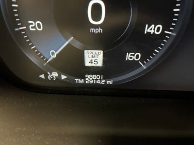 2020 Volvo XC90 Momentum