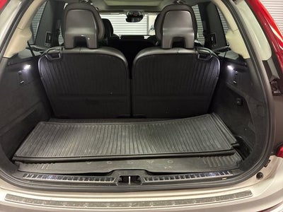 2020 Volvo XC90 Momentum