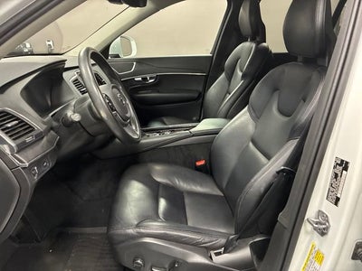 2020 Volvo XC90 Momentum