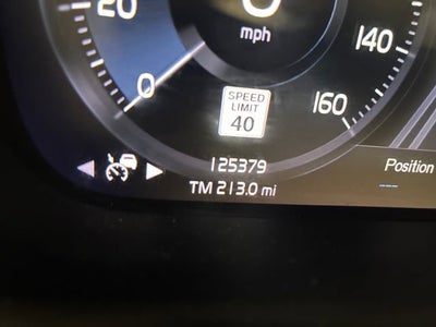 2019 Volvo XC40 R-Design