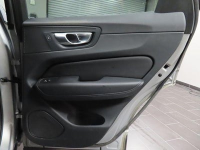 2023 Volvo XC60 Plus Bright Theme