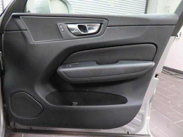 2023 Volvo XC60 Plus Bright Theme